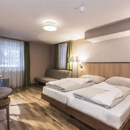Hotel Jufa 3*