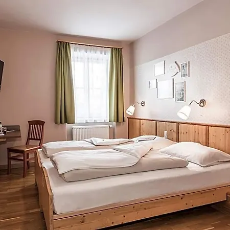 Jufa Отель 3*