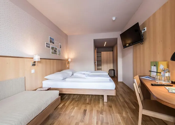 Jufa 3* غروندلسي