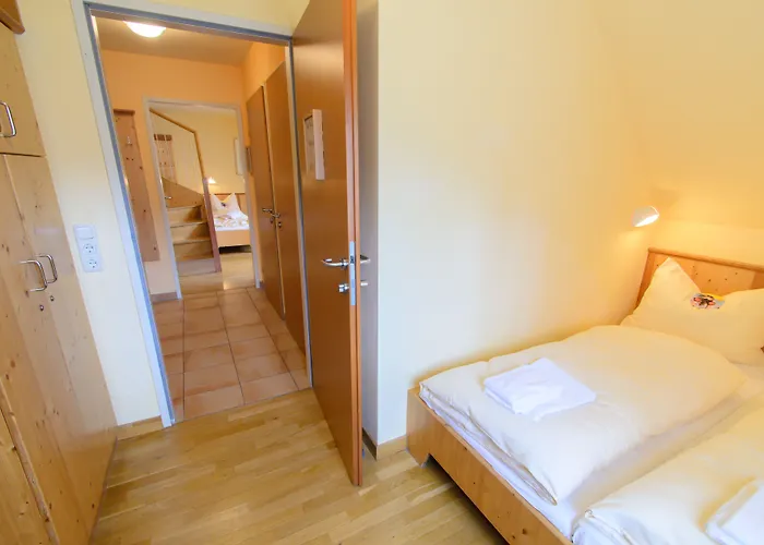 格伦德尔湖jufa酒店 3* 格伦德尔湖