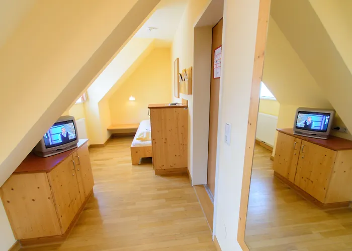 格伦德尔湖jufa酒店 3* 格伦德尔湖