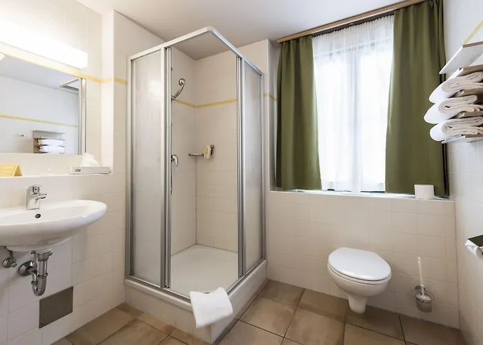 格伦德尔湖jufa酒店 3*